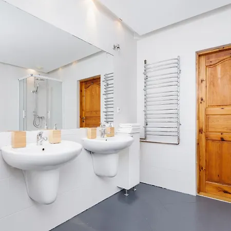 Silver Haze Apartment - 2Br For 10 - Kazimierz شقة كراكوفيا