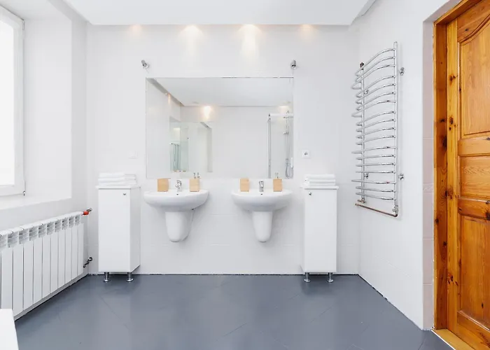 Two Bedroom - Dietla 51 Street Apartment *