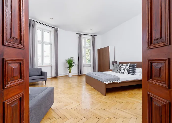 Two Bedroom - Dietla 51 Street